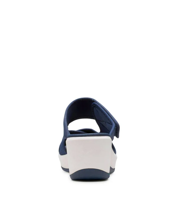 Women's Clarks Cloudsteppers Cali Reef Wedge Sandal - Black - Size 7