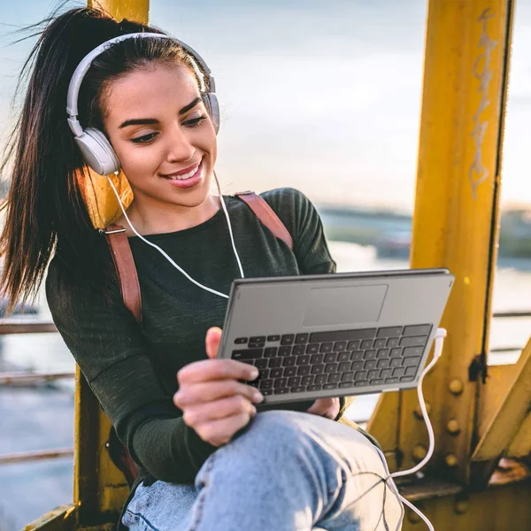 Acer Chromebook Spin 311 CP311-2H-C3KA Convertible Laptop - Intel Celeron N4000, 11.6x22 HD Touchscreen, 4GB Lpddr4, 64GB eMMC, G