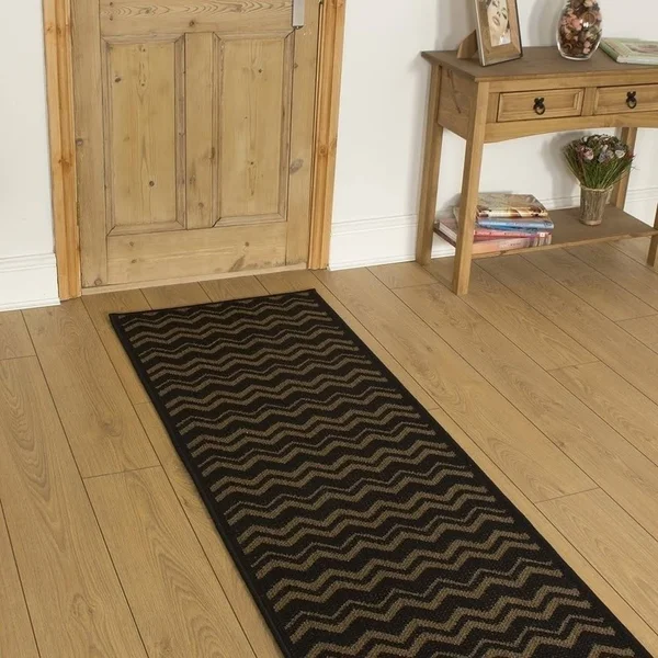 runrug USA Chevron Black Hallway Carpet Rug Runner Length: 7 foot, WID