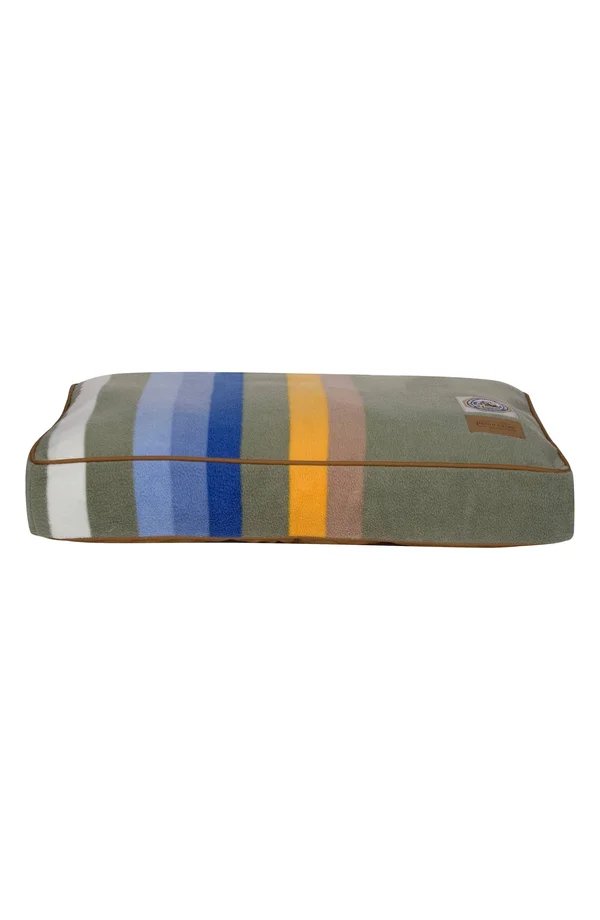 Pendleton Small Rocky Mountain Pet Bed