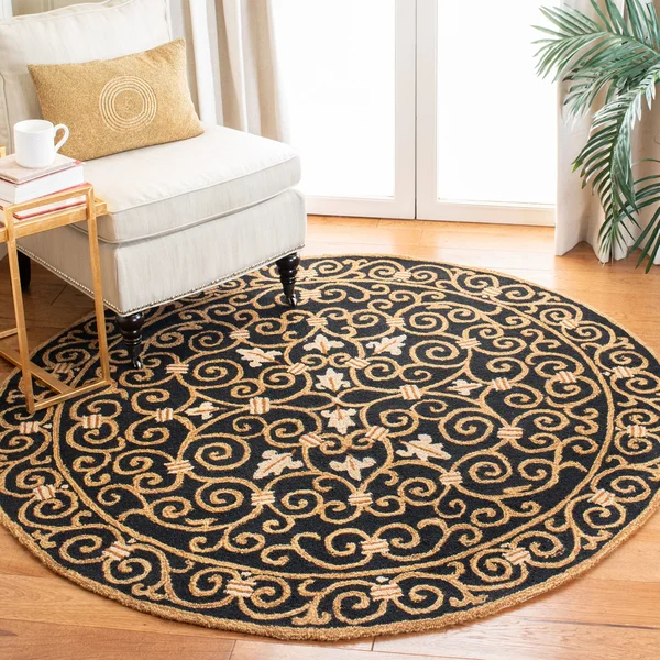 Safavieh Chelsea Ivory & Gold Area Rug - White