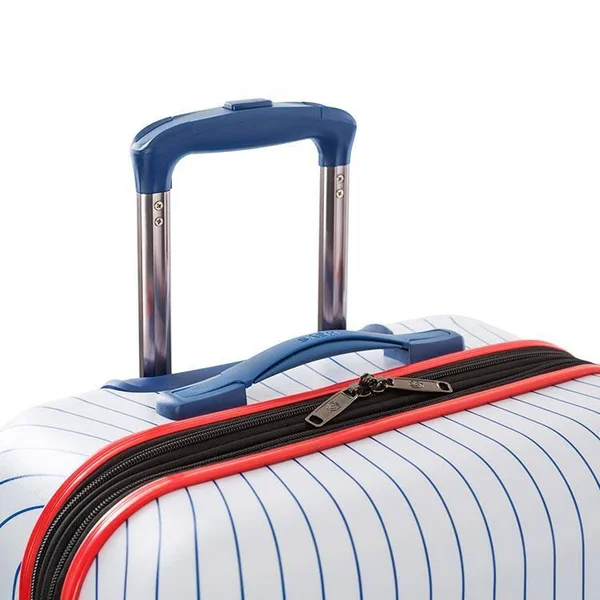 MLB Chicago Cubs 21x22 Spinner Wheels Suitcase