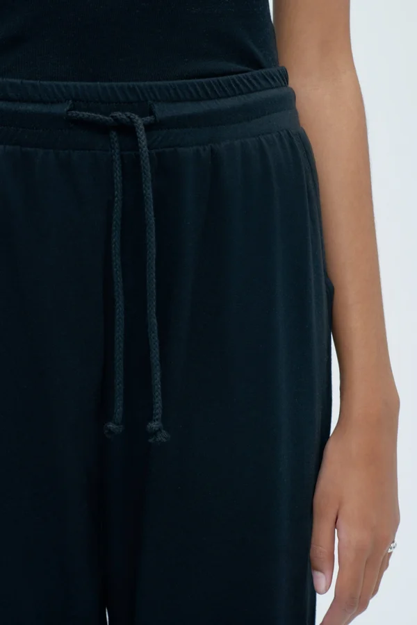 Kotn Women's Jersey Tapered Lounge Jogger - Size Small