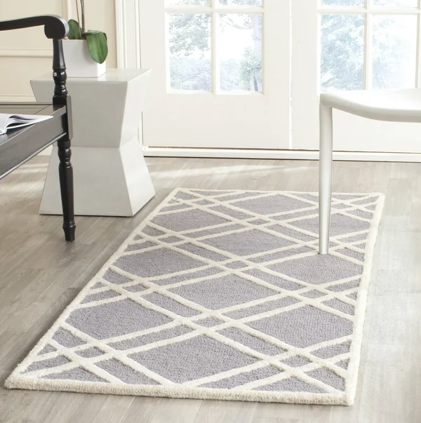 Safavieh Cambridge Silver & Ivory 5& x 8& Rug