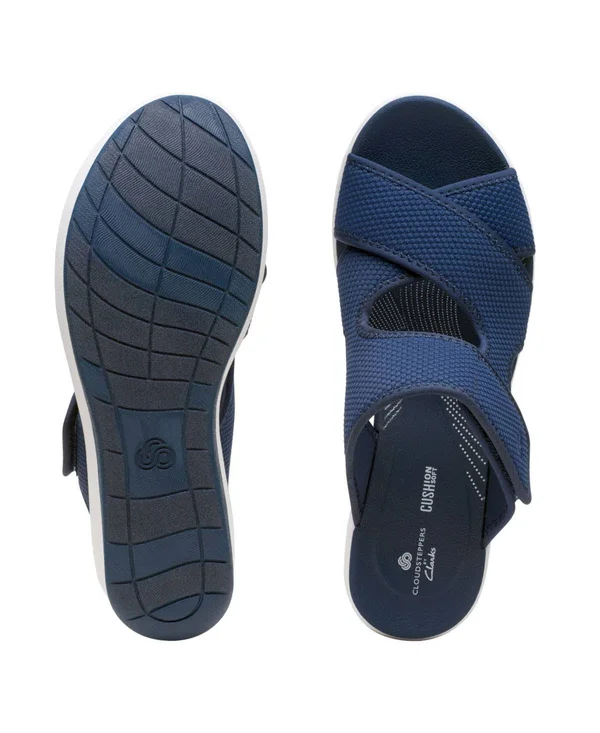 Women's Clarks Cloudsteppers Cali Reef Wedge Sandal - Black - Size 7