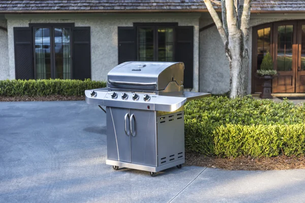 Char-Broil 4 Burner Advantage Gas Grill