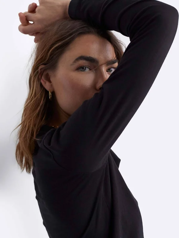 Organic Cotton Long Sleeve Crop Tee Jet Black, M