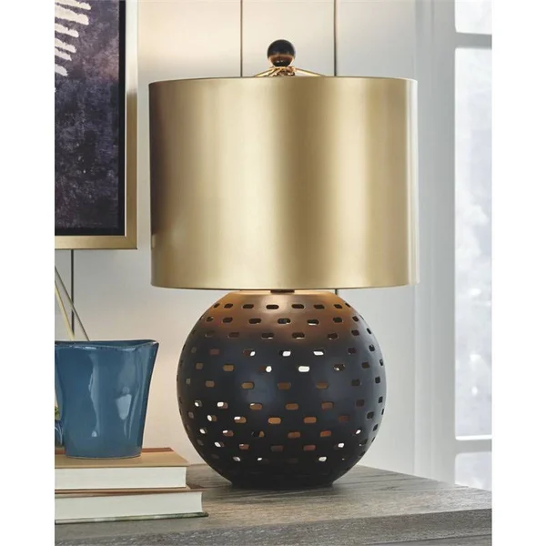 Bowery Hill Metal Table Lamp in Black and Gold - BH-4752-2008354