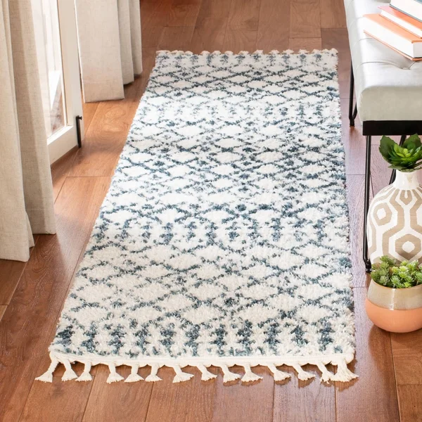 Safavieh 6&-7x22 x 6&-7x22 Square Berber Fringe Shag BFG519N Dark Blue, Ivory Rug
