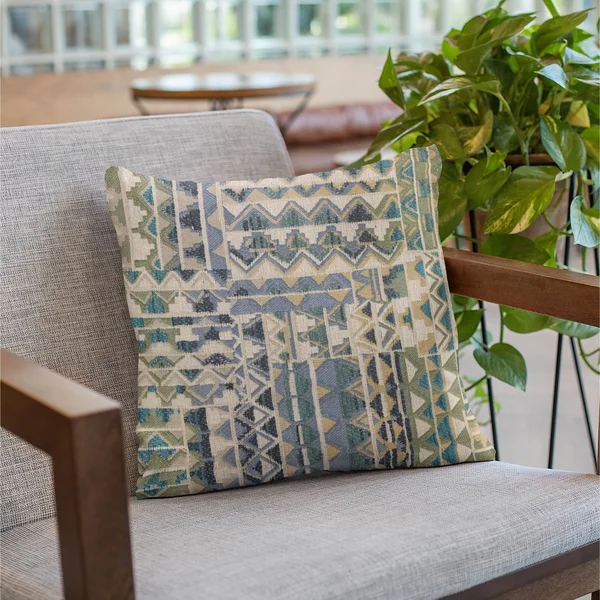 Plutus 16x22 x 16x22 Pyramids Border Luxury Throw Pillow in Blue