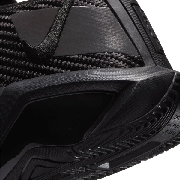 Nike Big Kids& Lebron Soldier 14 Basketball Shoes CN8689 - 7.0 - Black