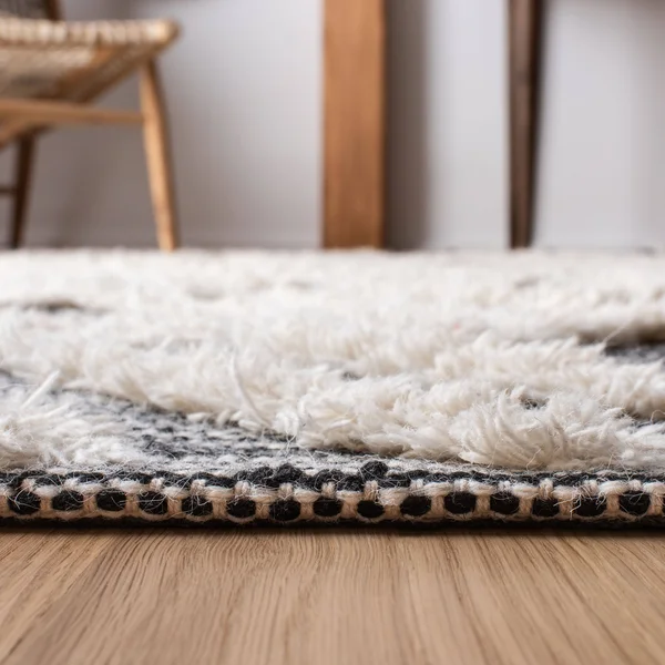 Safavieh Kenya Rug Collection KNY331Z - Black - Ivory - 8& x 10&