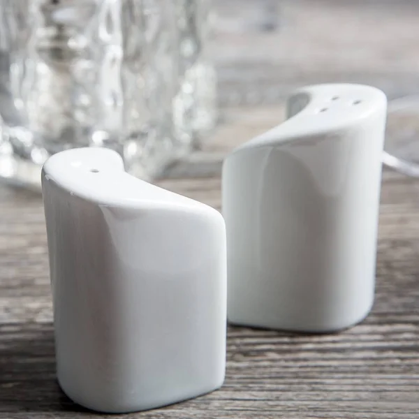 Tuxton GZP-731 2 x 0.5 in. Pepper Shaker-Porcelain White - 1 Dozen