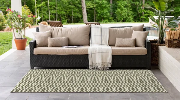 Jill Zarin Costa Rica Outdoor Rug (5& 3 x 7& 3 - Green)