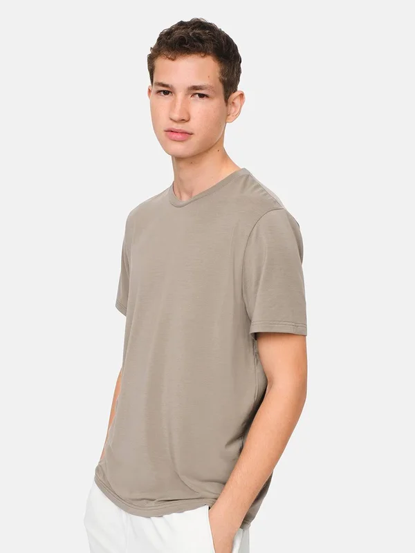 Weekender Shortsleeve in Fossil, Outdoor Voices
