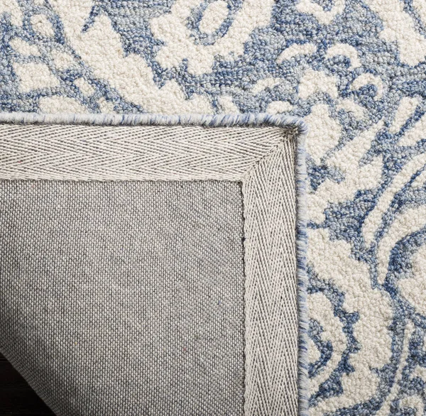 Safavieh 6' x 6' Round Blossom BLM106M Blue Ivory Rug