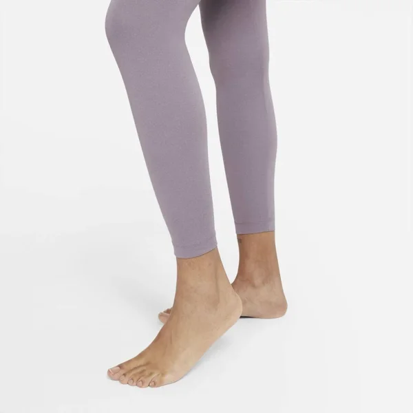 Nike Women's 7/8 Yoga Tights, XL, Purple