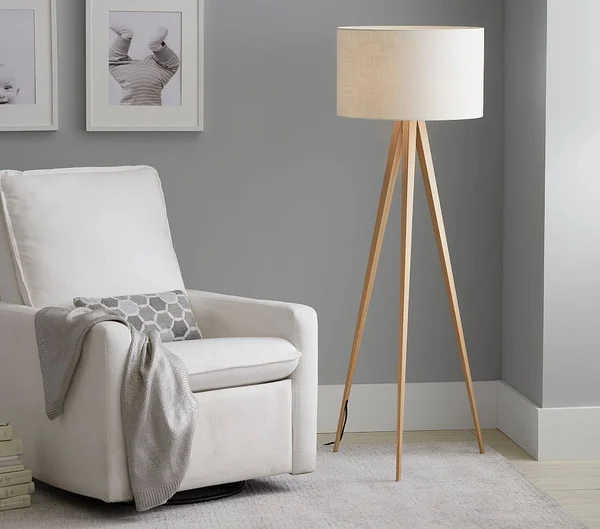 Director Floor Lamp, Black