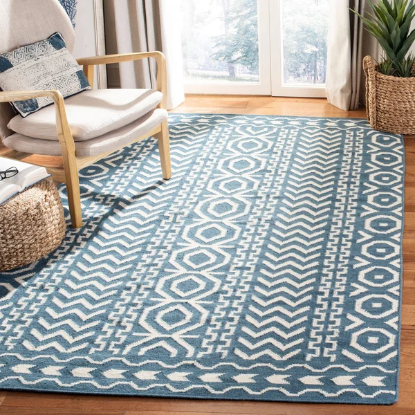 Safavieh 2&-6x22 x 6& Dhurries DHU572A Dark Blue, Ivory Rug