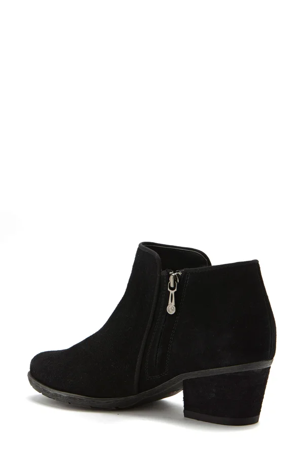 Blondo Women's Villa Waterproof Black Suede